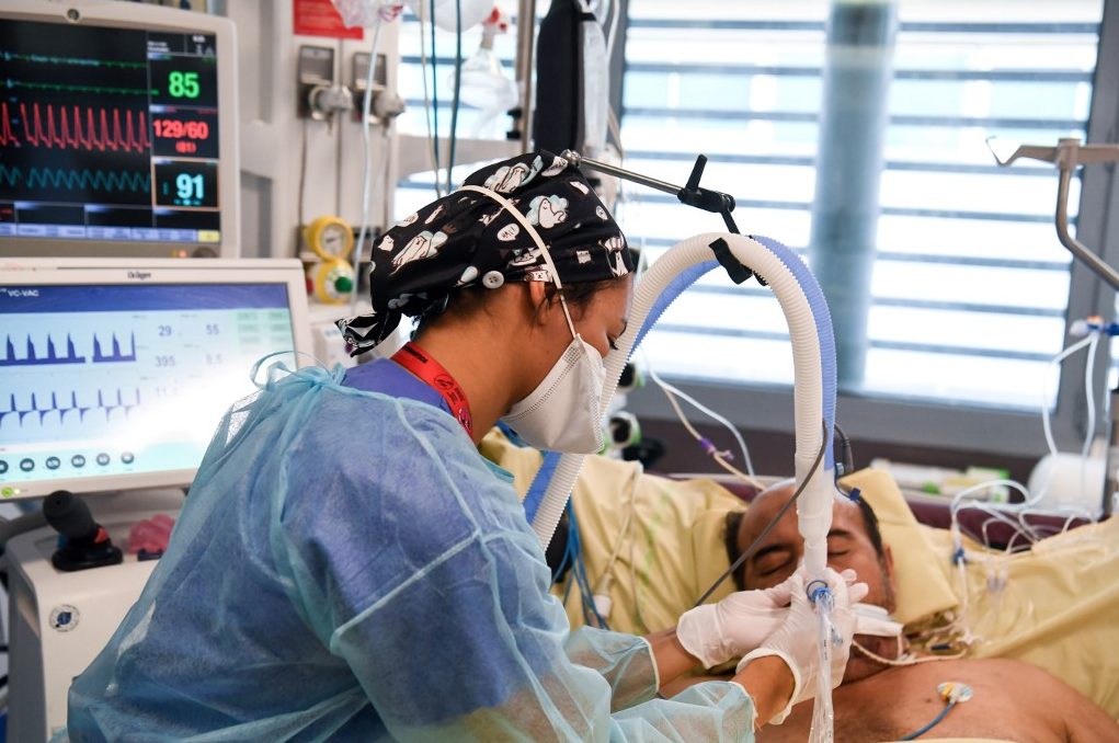 La pandemia de coronavirus supera los 100 millones de contagios y más de 2 millones de muertos
