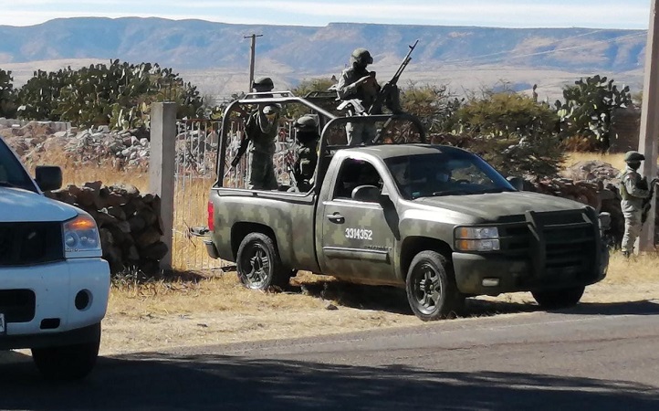 Detienen a 12 presuntos sicarios con arsenal de armas largas en Aguascalientes
