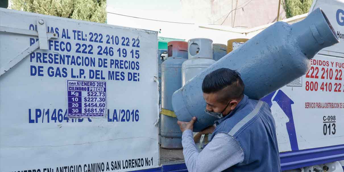 Amas de casa prefieren rellenar el tanque de gas a comprarlo a la empresa