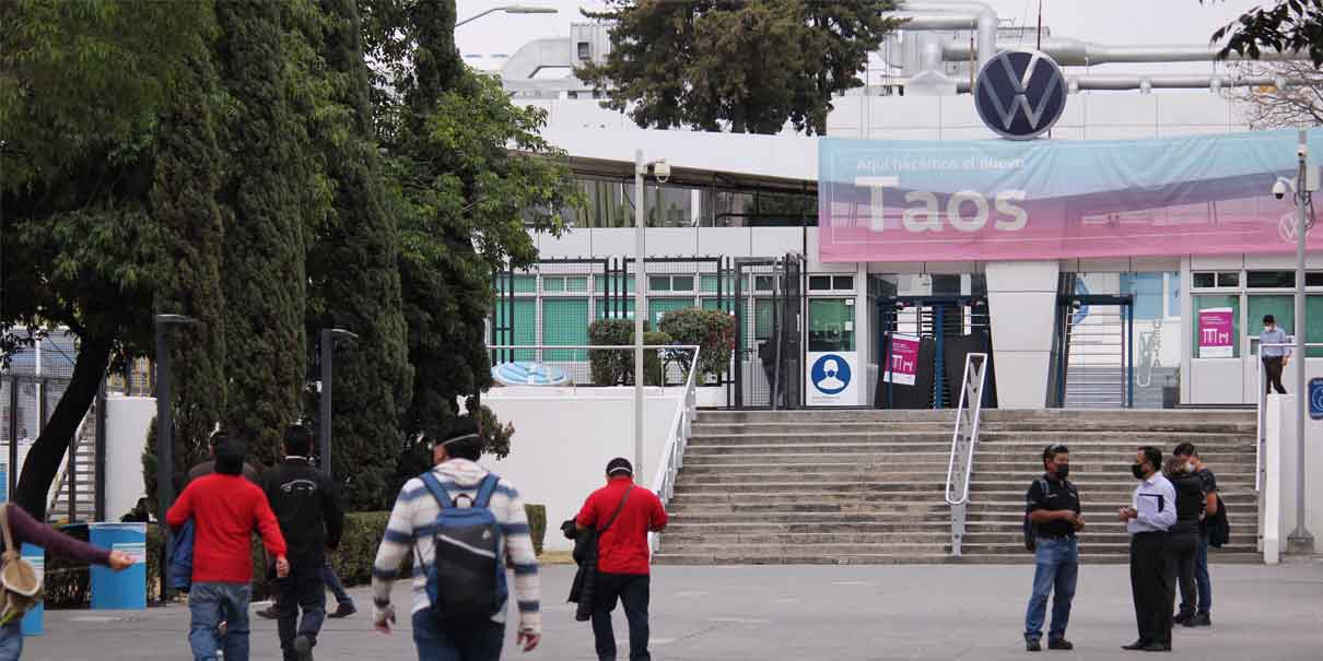 Analizarán posible paro de labores en Volkswagen por casos Covid