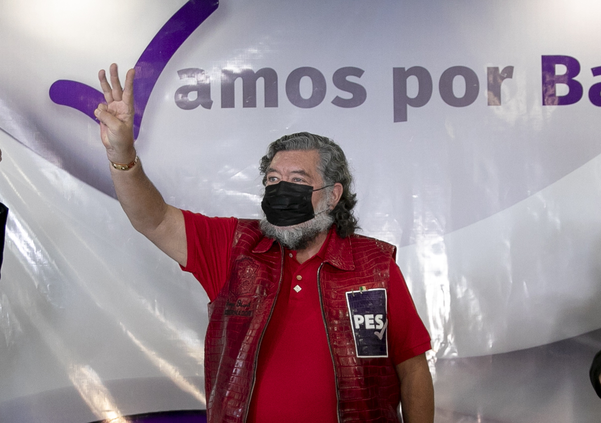 “Sigo siendo soldado del PRI, solo que a veces no te llaman a la guerra”: Hank Rhon