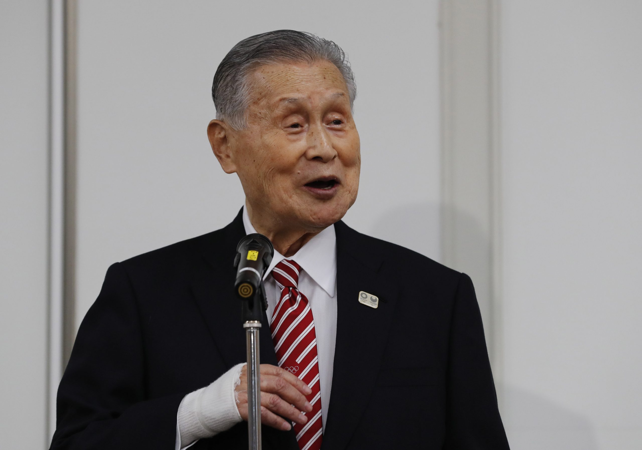 Presidente de los Juegos de Tokio rechaza renunciar por hacer comentarios sexistas