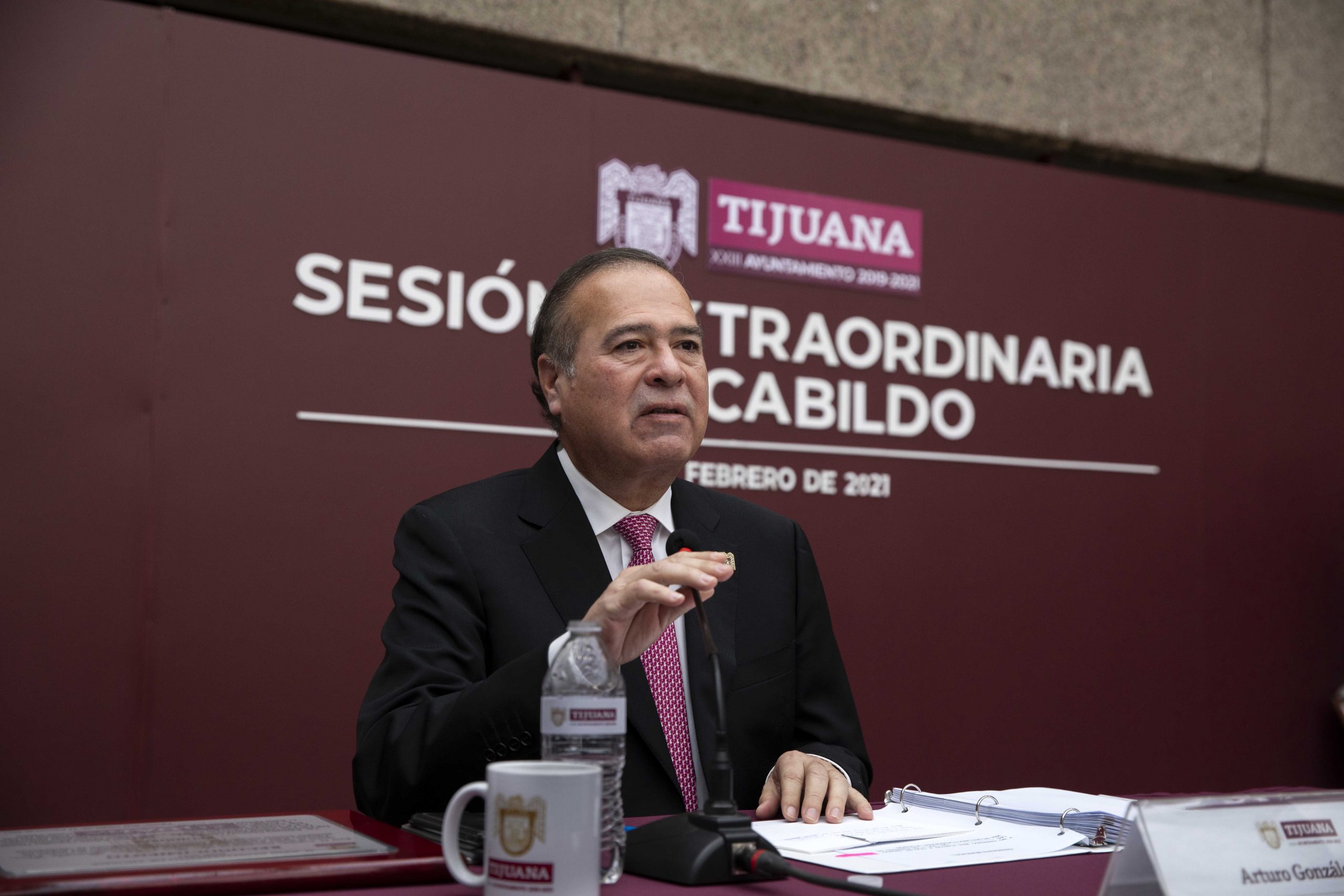 Pide licencia Arturo González Cruz para ocuparse de herencia