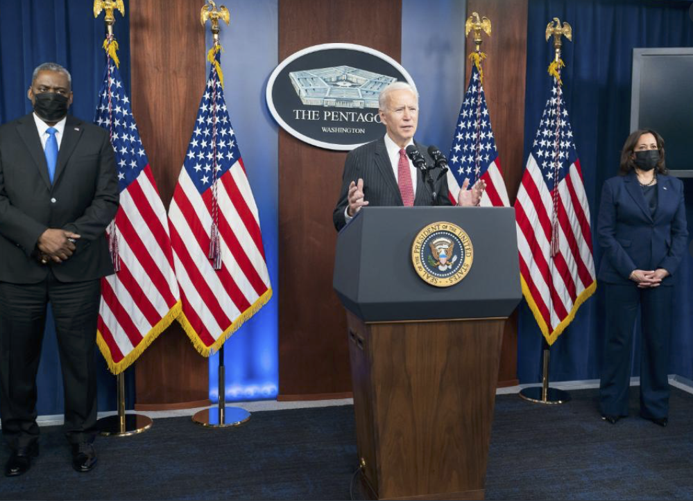 Biden deroga la emergencia nacional para financiar el muro con México