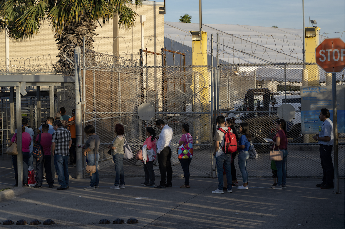 EU analizará solicitudes de migrantes varados en campamento de Matamoros
