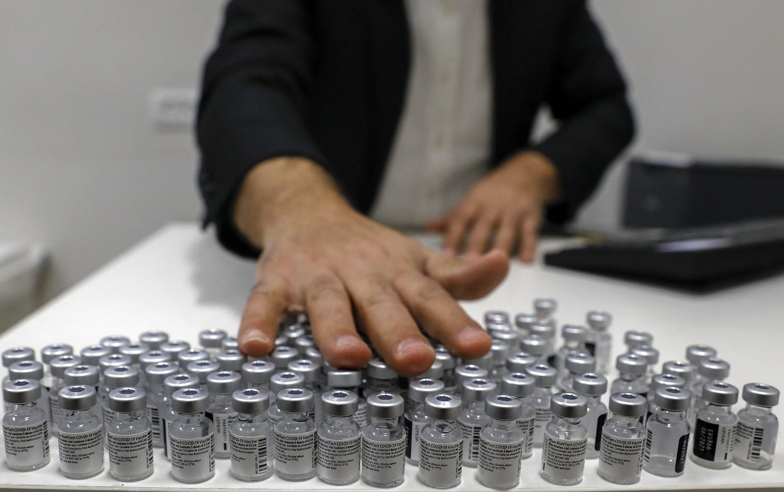Inicia envasado de vacunas CanSino en México; se prevé distribución a finales de marzo