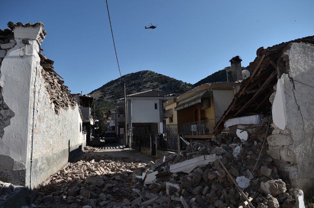 Al menos once heridos tras un sismo de magnitud 6.3 en Grecia