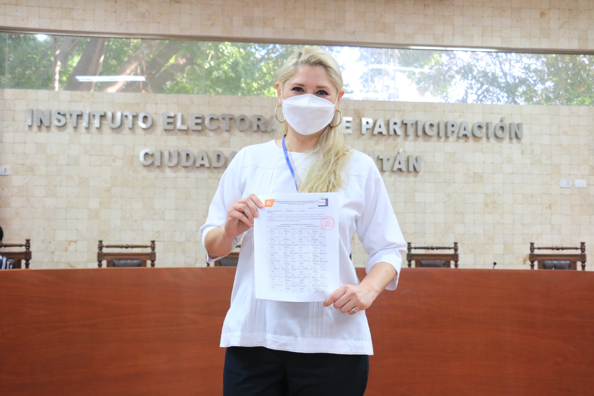 Registra Morena a Verónica Camino para la alcaldía