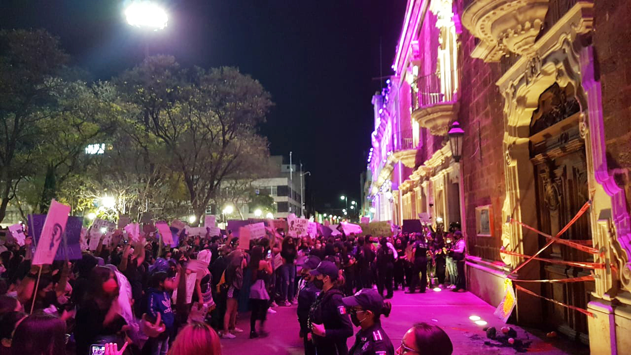 Manifestación #8M termina en caos y represión en Aguascalientes