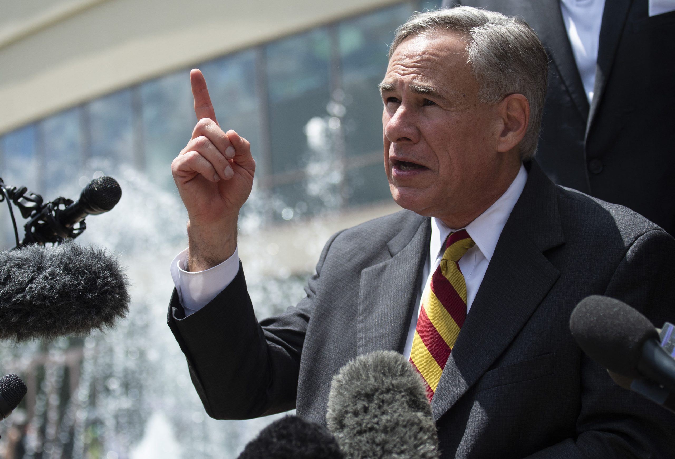 Gobernador de Texas exige a Biden designar como &#8216;terroristas&#8217; a cárteles mexicanos