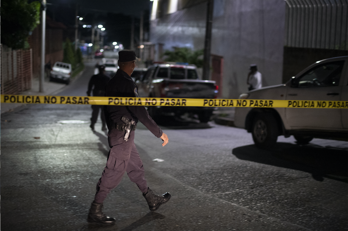 El Salvador: ACNUR condena asesinato de mujer transgénero desplazada por amenazas de pandillas