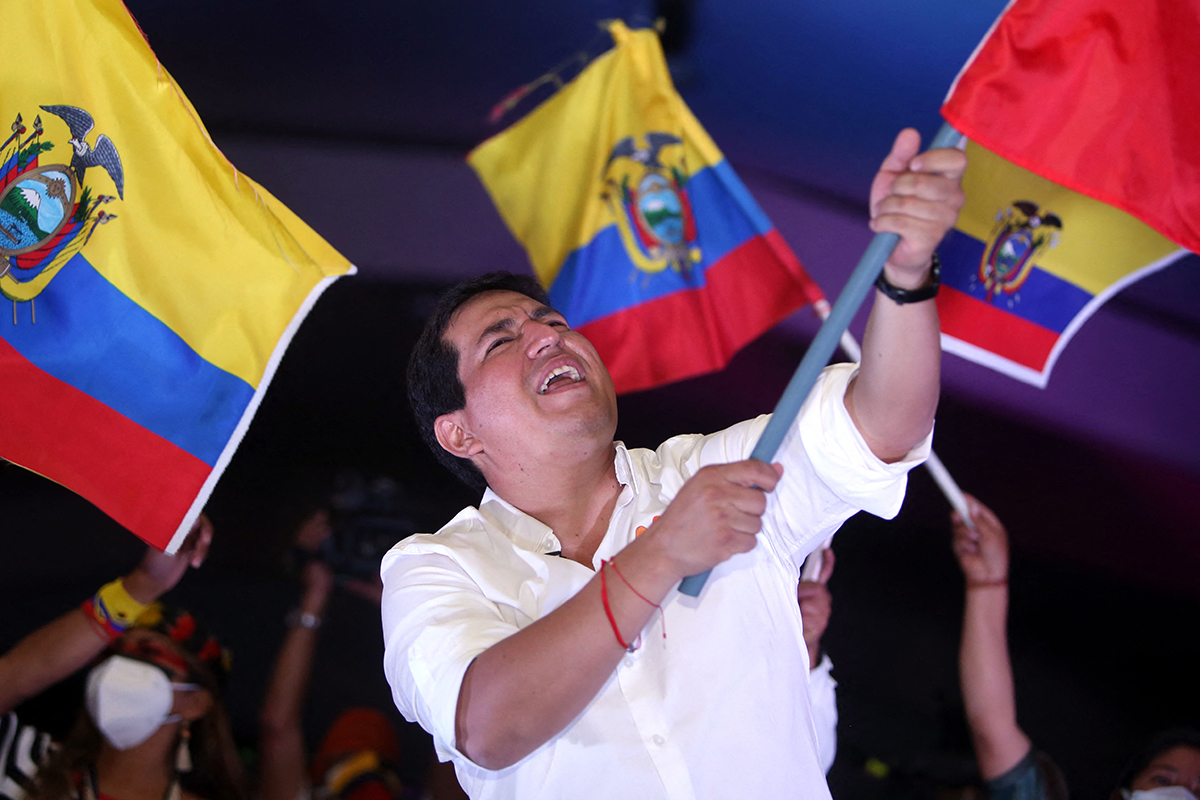 Elecciones en Ecuador: un socialista y un exbanquero conservador se disputan la silla presidencial