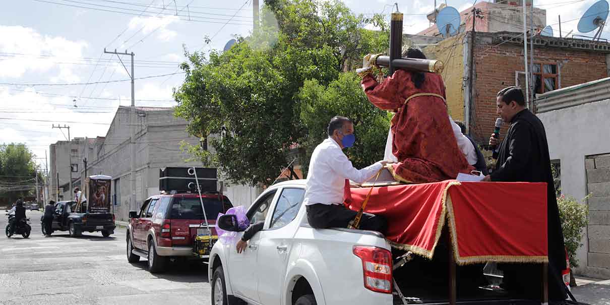 VIDEO) Líbranos de esta enfermedad, piden poblanos en Procesión del Silencio