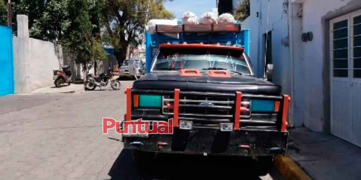 Con tres camiones repletos de madera detiene a talamontes en Atlixco