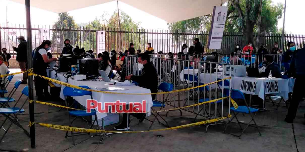 Primer día de vacunación a maestros de Texmelucan, Puebla sin contratiempos