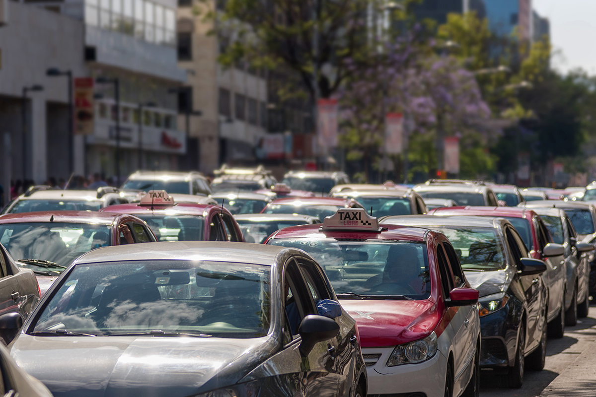 Velocidad vehicular: correr a 30 kilómetros por hora en zonas urbanas salva vidas