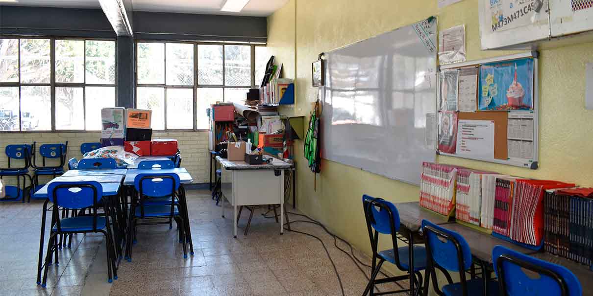 600 escuelas de Puebla beneficiadas con kit contra el Covid