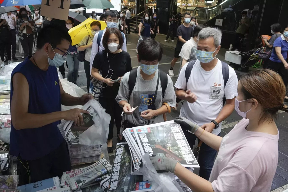 En pocas horas el &#8216;Apple Daily&#8217; de Hong Kong vende un millón de copias de su última edición