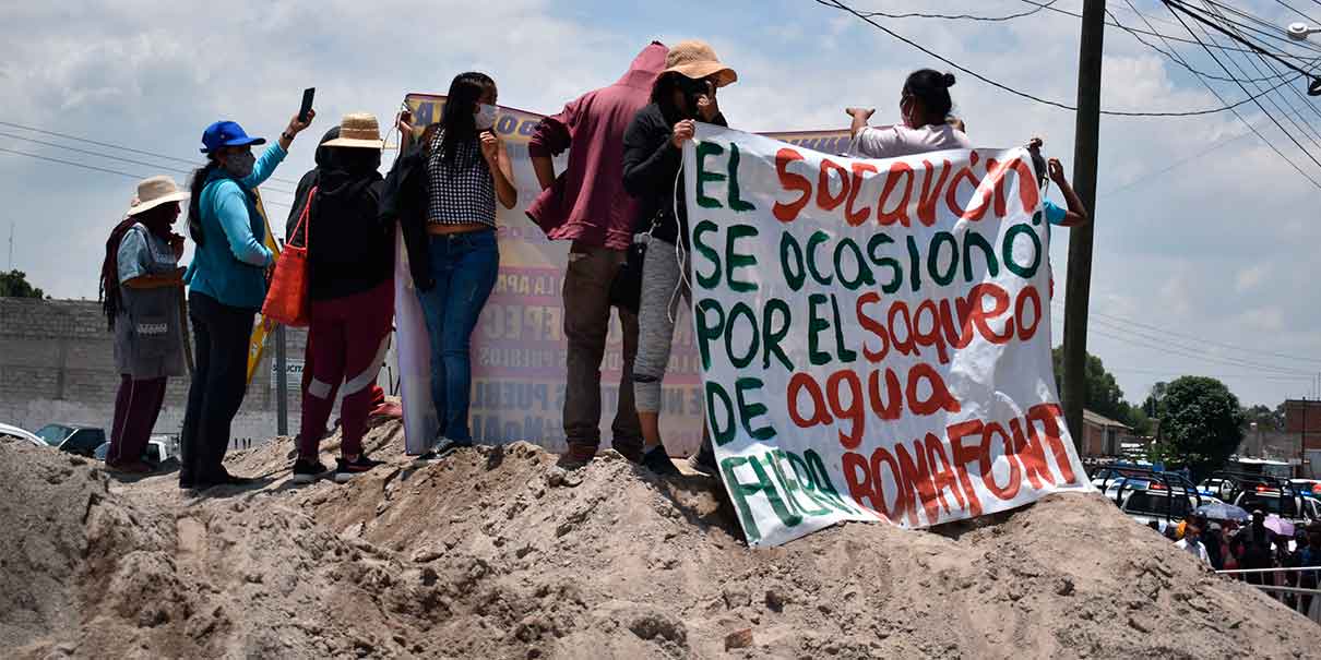 LA OTRA TEORÍA. Las embotelladoras de agua causaron el socavón en Juan C. Bonilla