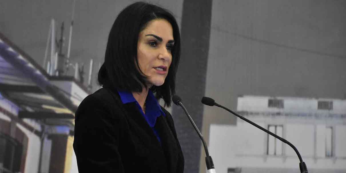 Logran sentencia de 5 años a ex policía por tortura contra Lydia Cacho