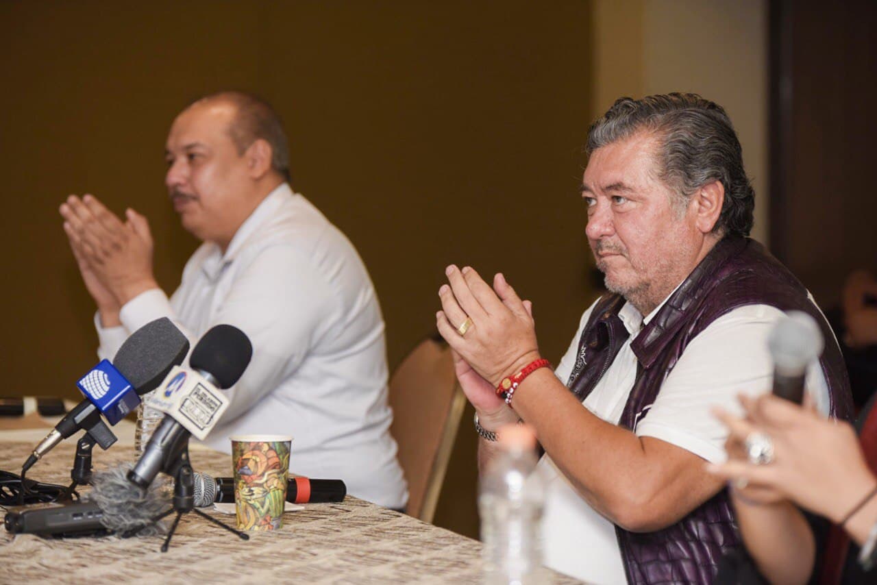 Líder morenista se suma a campaña de Hank Rhon