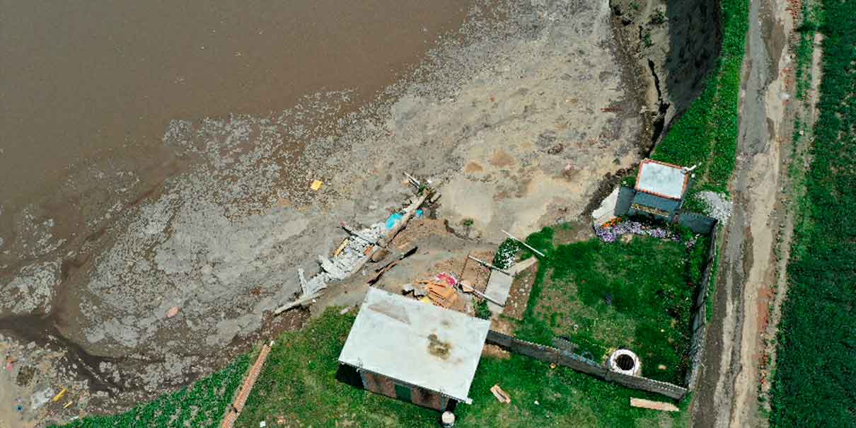 Más terrenos presentan fisuras por socavón, aumentó el perímetro de seguridad
