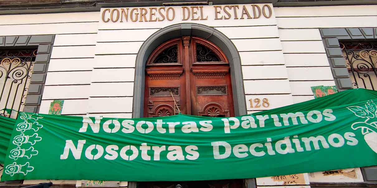 Diputados poblanos dejan pendiente despenalización del aborto