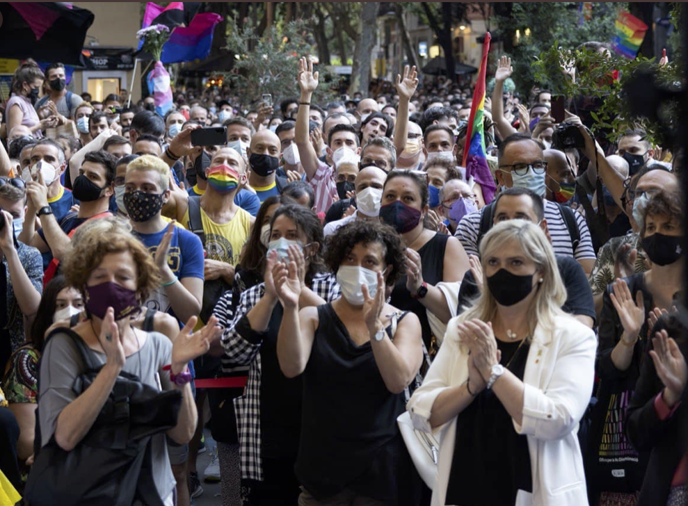 Asesinato a golpes de un joven homosexual desata protestas en España