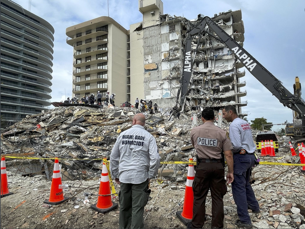 Derrumbe de edificio en Florida suma 94 víctimas mortales; 83 ya han sido identificadas