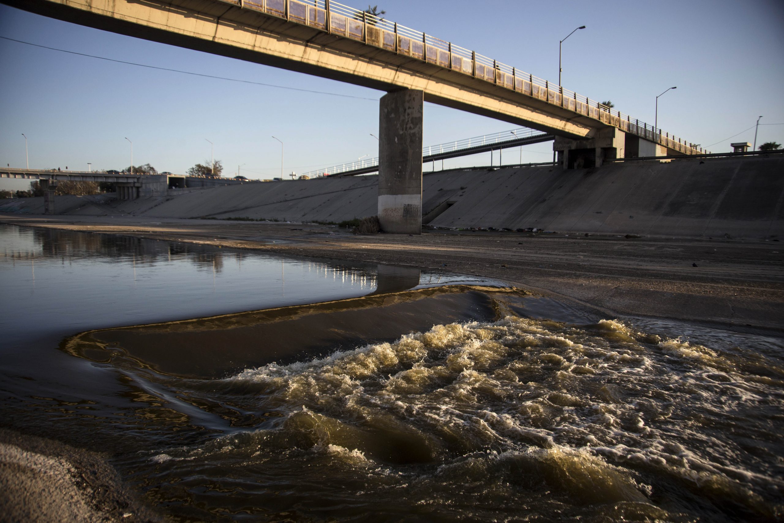 Multan a BC con 30 MDP anuales por derrame de aguas contaminadas al mar