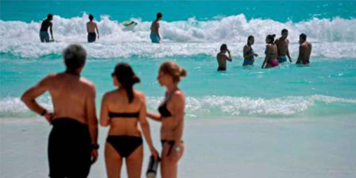 Estudiantes de Puebla que fueron a Cancún regresaron con variantes Covid