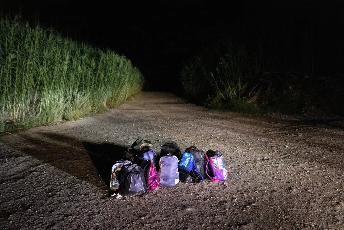 &#8216;Huimos de Honduras por miedo a morir, y un oficial de migración abusó de mi niña&#8217;