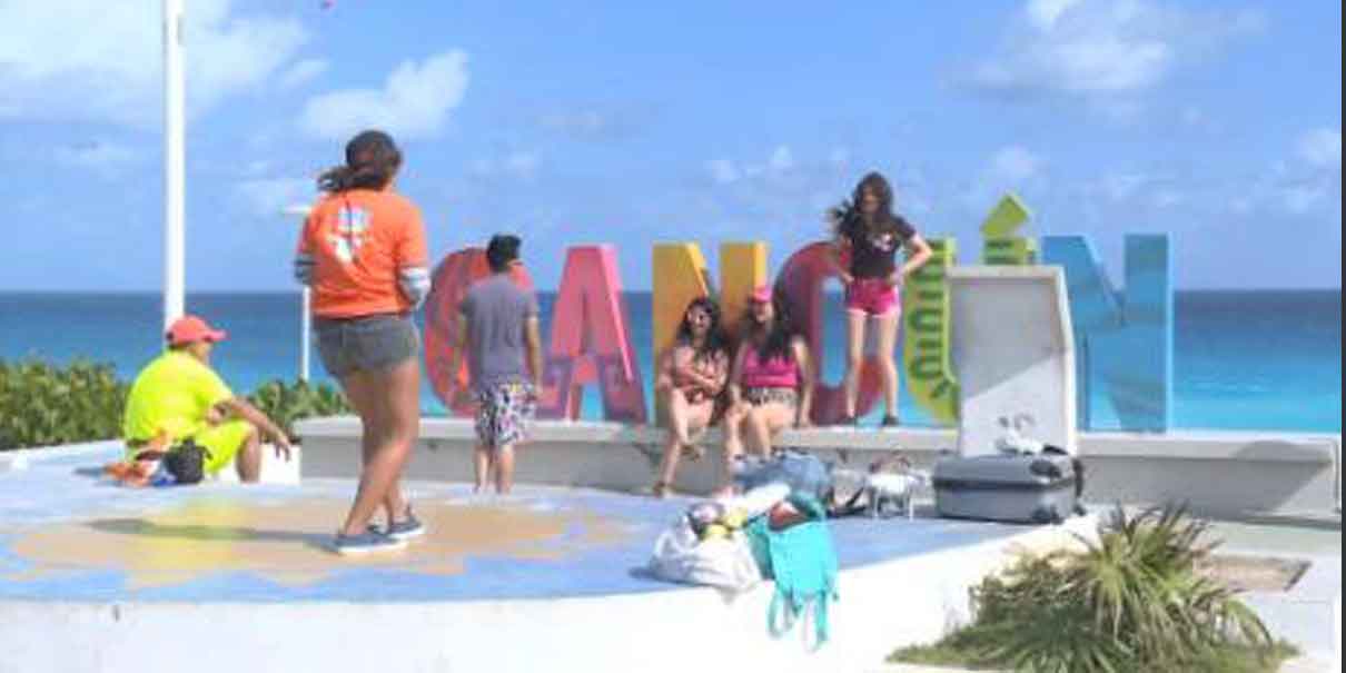 Se fueron a Cancún por fin de cursos y regresaron con Covid a Puebla