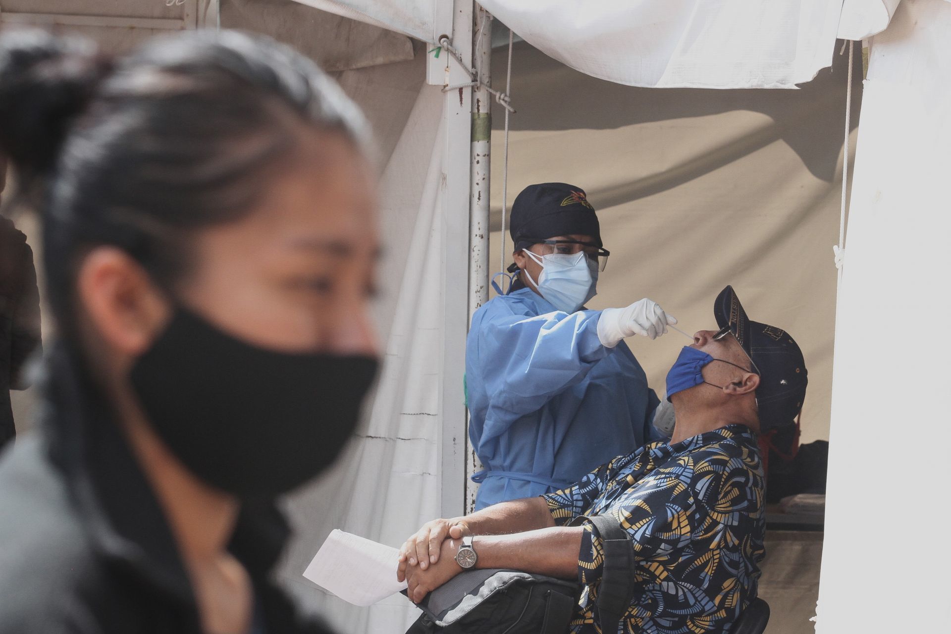 Covid-19: México acepta un repunte en los casos; México alcanza 233,958 defunciones