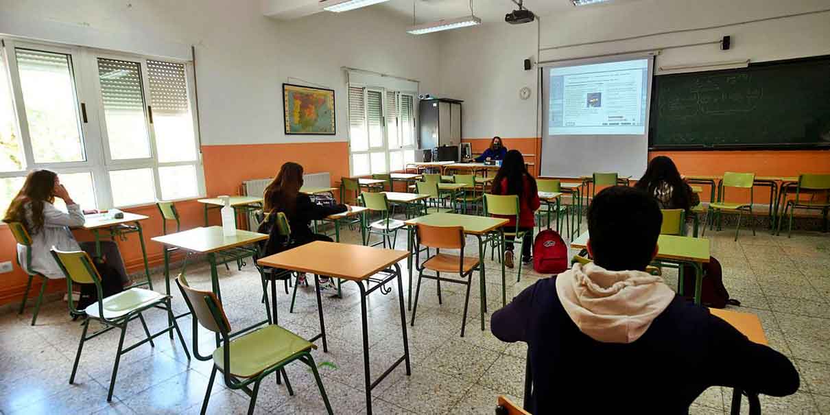 Centros Escolares intentan fiestas por fin de cursos: Alejandro Águila