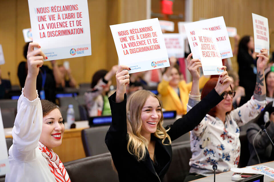 Francia invertirá 118 millones de dólares en derechos sexuales de las mujeres; 10% impulsará aborto seguro y anticoncepción