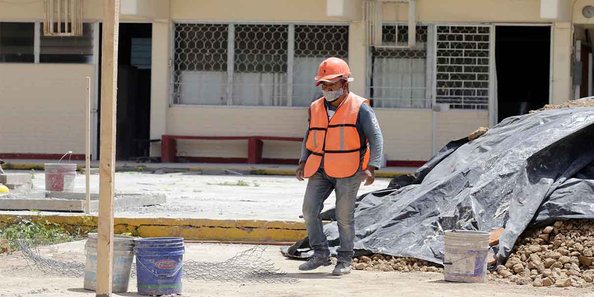 450 escuelas de Puebla al 40% las adecuaciones para el regreso presencial