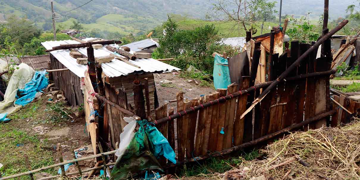 Daños en hospitales, escuelas, casas y carreteras de la Sierra Norte de Puebla a su paso por Grace