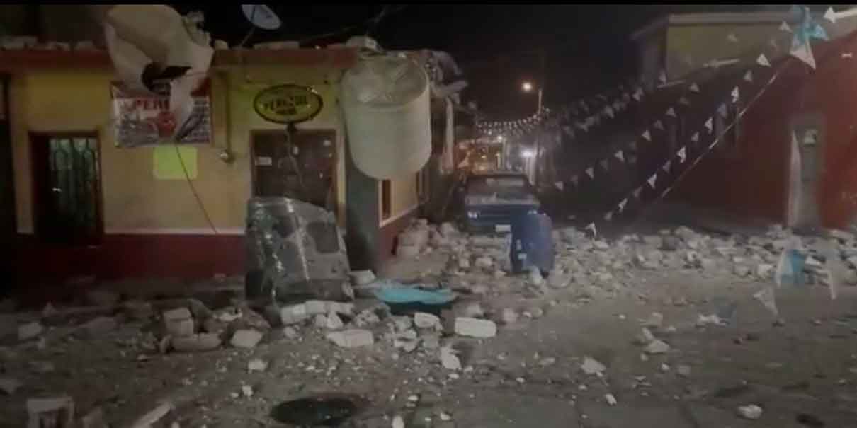 Pirotecnia hizo explotar tanque de gas y derribó segundo piso de casa en Chietla, Puebla