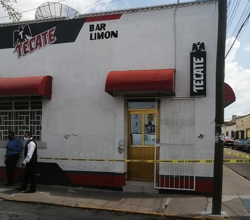 Hombre de 50 años murió de un infarto en un bar de la Col. El Llanito
