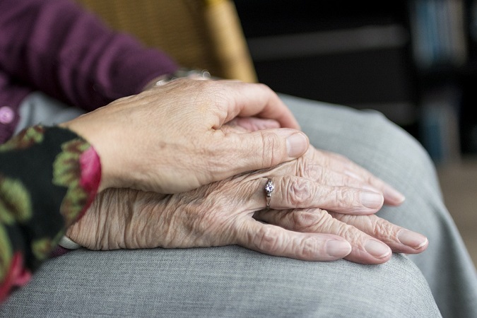 Atiende DIF Estatal 77 casos de abandono y maltrato de adultos mayores