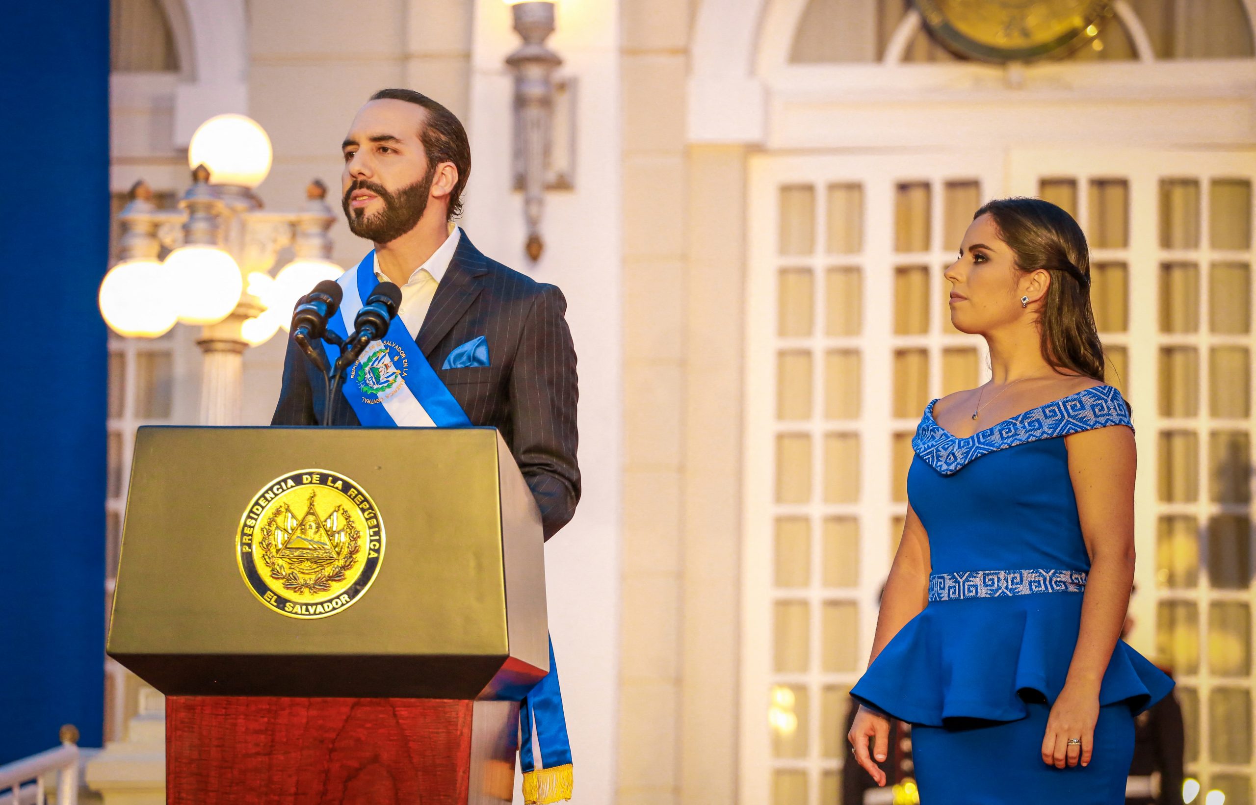 El Salvador: Bukele ironiza y se autoproclama &#8220;dictador&#8221; en su cuenta de Twitter