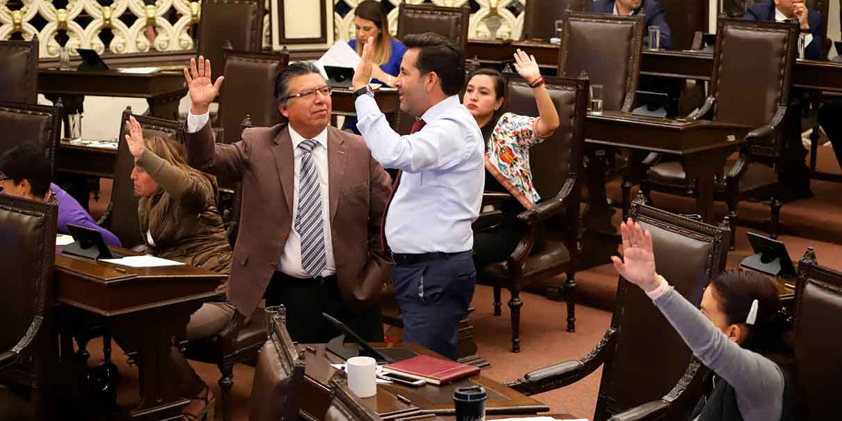 Se jalonean en el Congreso de Puebla por Comisiones legislativas