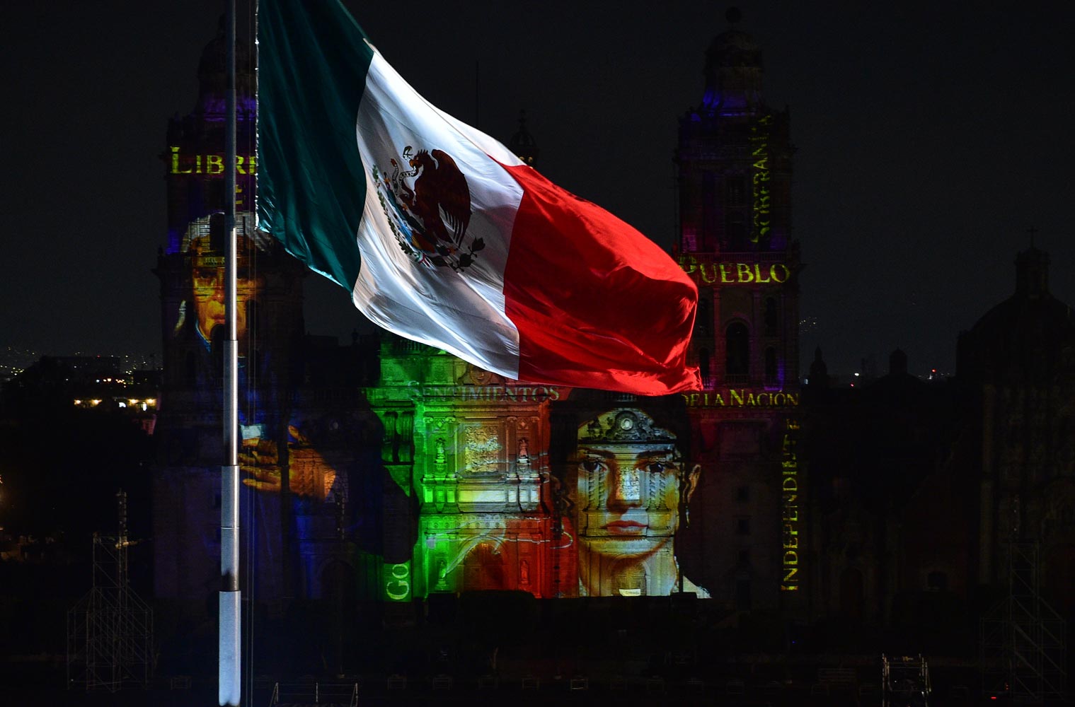 Así se conmemoran 211 años de la Independencia de México