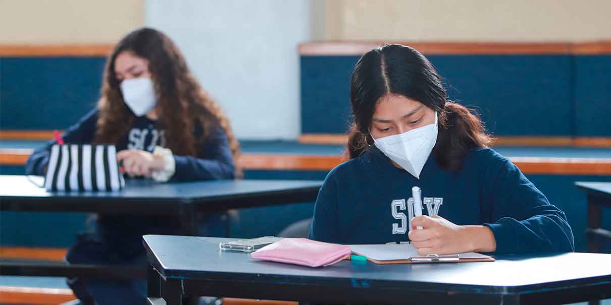 Pese a casos Covid comprobados continúan las clases presenciales en Puebla