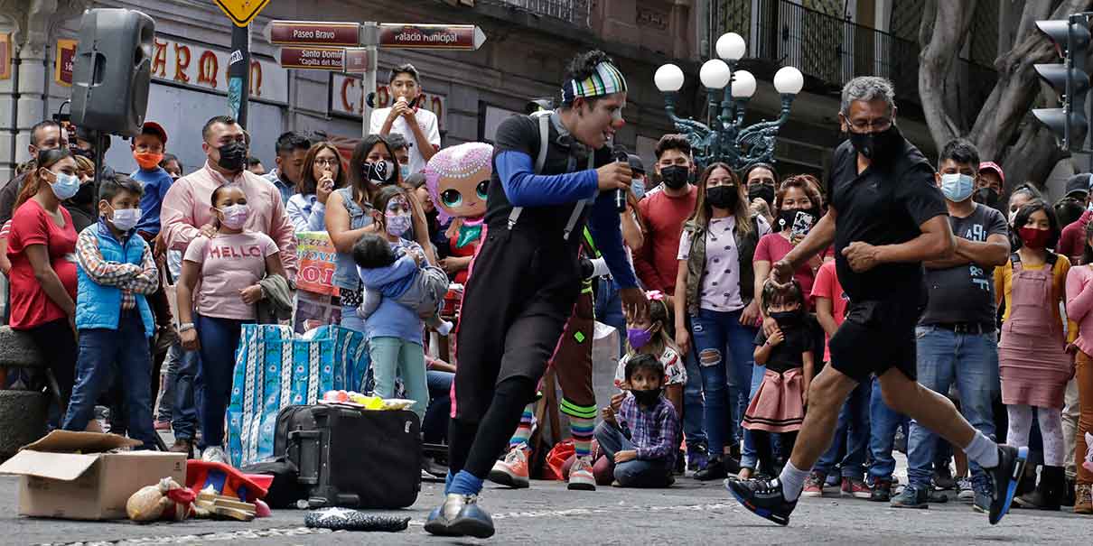Prostitución, payasos, ambulantes y obras a medias en el centro histórico de Puebla