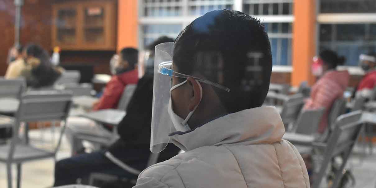 SEP dará becas a niños poblanos afectados por Covid para seguir estudiando