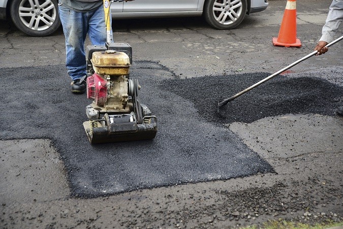 Continúan acciones de bacheo en calles de Aguascalientes