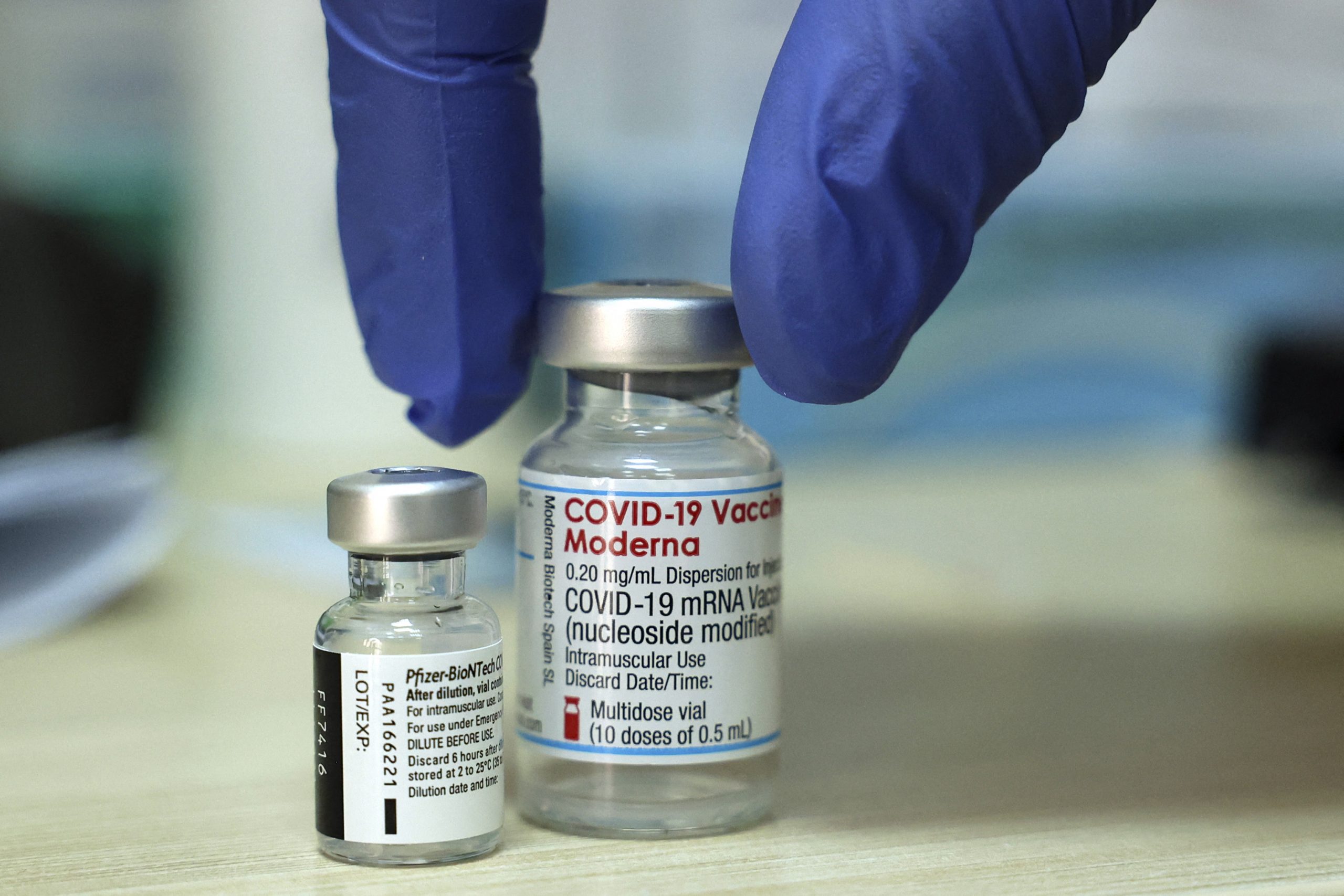 Covid-19: Suecia y Dinamarca suspenden vacuna Moderna por riesgo de inflamación cardíaca en jóvenes