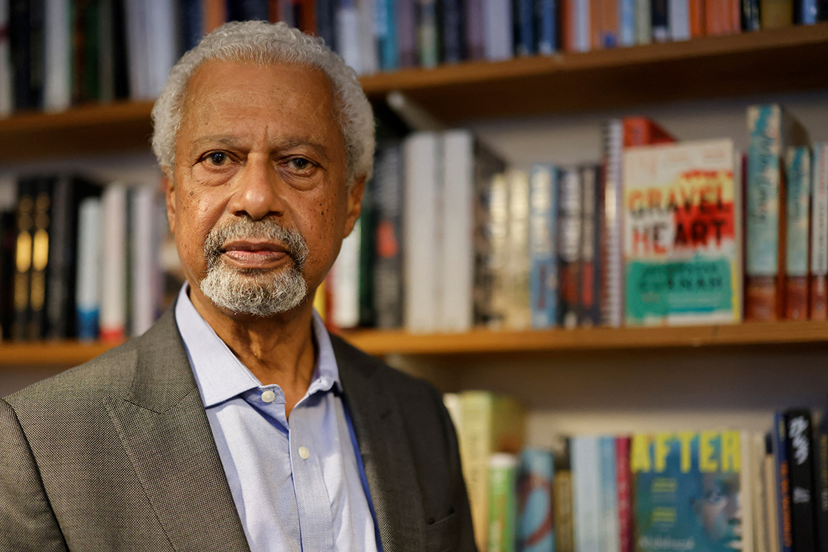 &#8216;La ausencia de obra en español del Nobel de Literatura, muestra del racismo editorial&#8217;